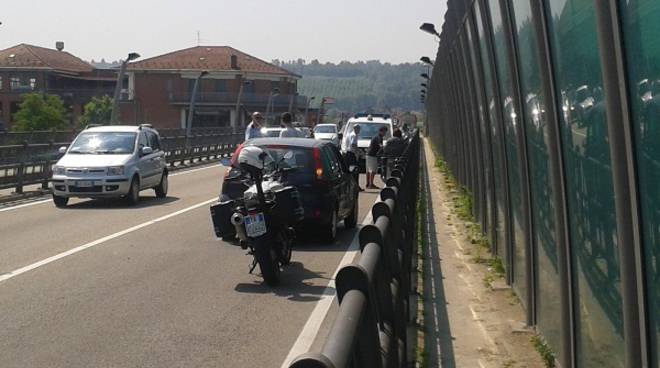 Asti, auto contro scooter: rallentamenti in corso Savona
