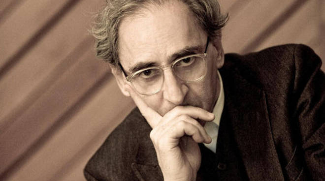 Questa sera Franco Battiato chiude un grande Festival Contro