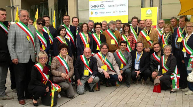 Sindaci astigiani a Torino con gli agricoltori per la convention di Coldiretti