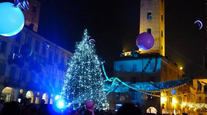 Capodanno in piazza ad Alba: brindisi con acrobazie, musica e Nutella party