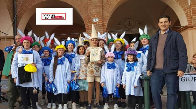 Sfilata di carri allegorici a Castelnuovo Belbo: vince Frugarolo con la storia di Pinocchio