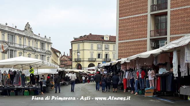 Asti, in centro la Fiera di Primavera