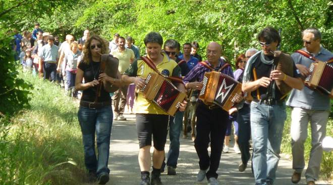 Domenica 23 aprile a Castiglione d’Asti torna la “Frittata in passeggiata”