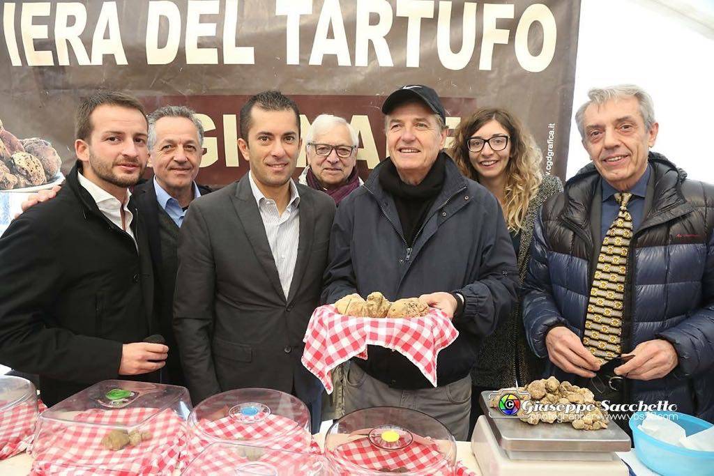 fiera del tartufo san damiano d'asti 2017 foto credit giuseppe sacchetto