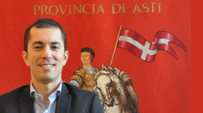 marco gabusi con gonfalone provincia