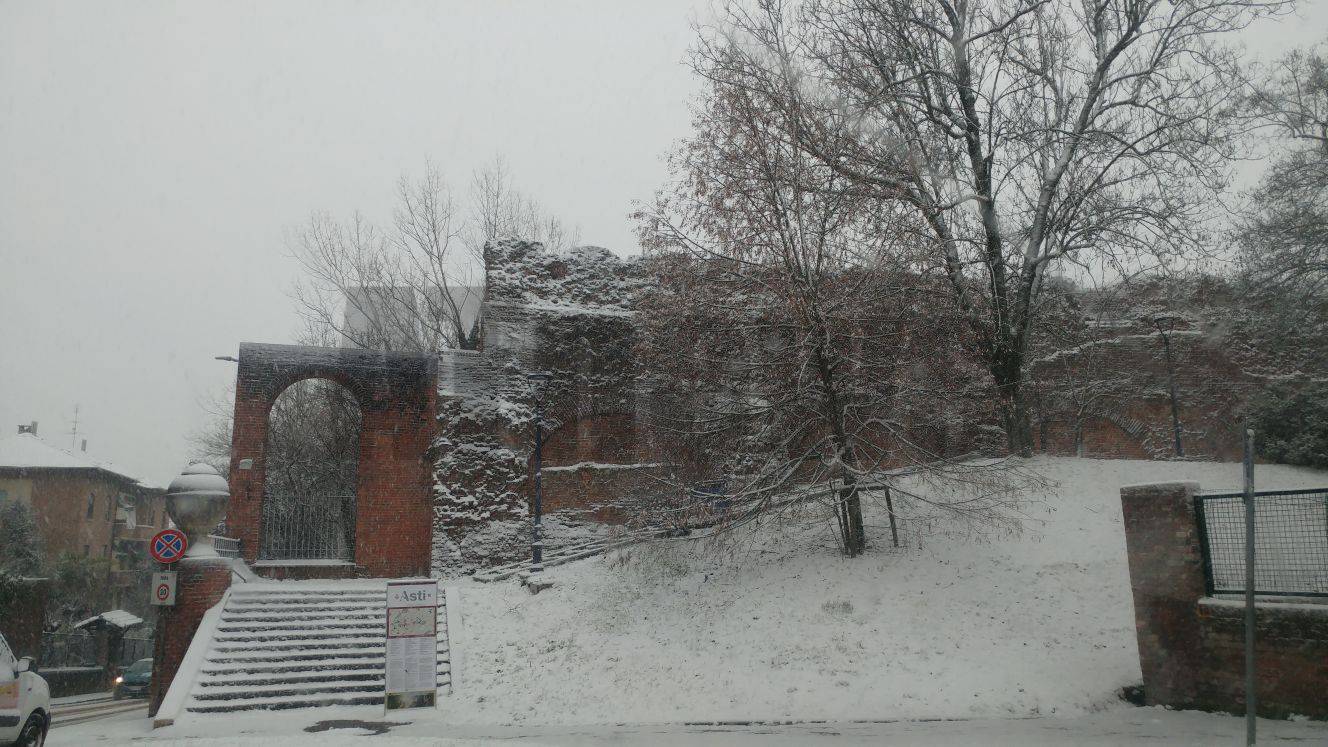 Burian, neve e ghiaccio ad Asti