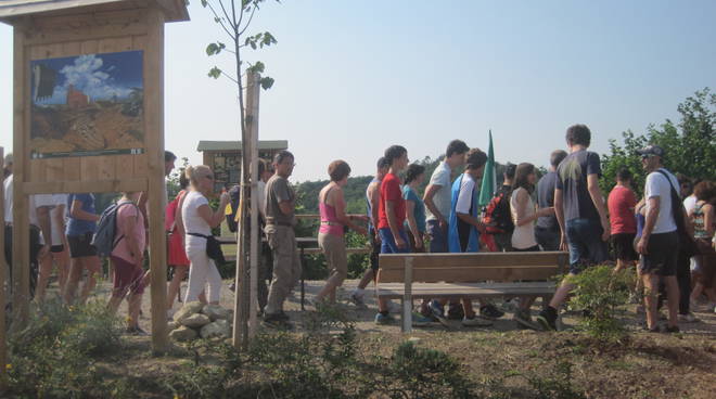 Camminata benefica \"Su e giù per le colline del mare\" a Vigliano d\'Asti