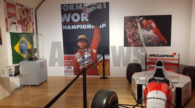 Mostra "Ayrton Senna 25"