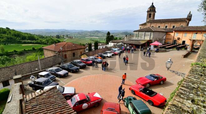 Auto storiche e sportive protagoniste a Castelnuovo Calcea per il 4˚ Raduno Colli Brofferiani