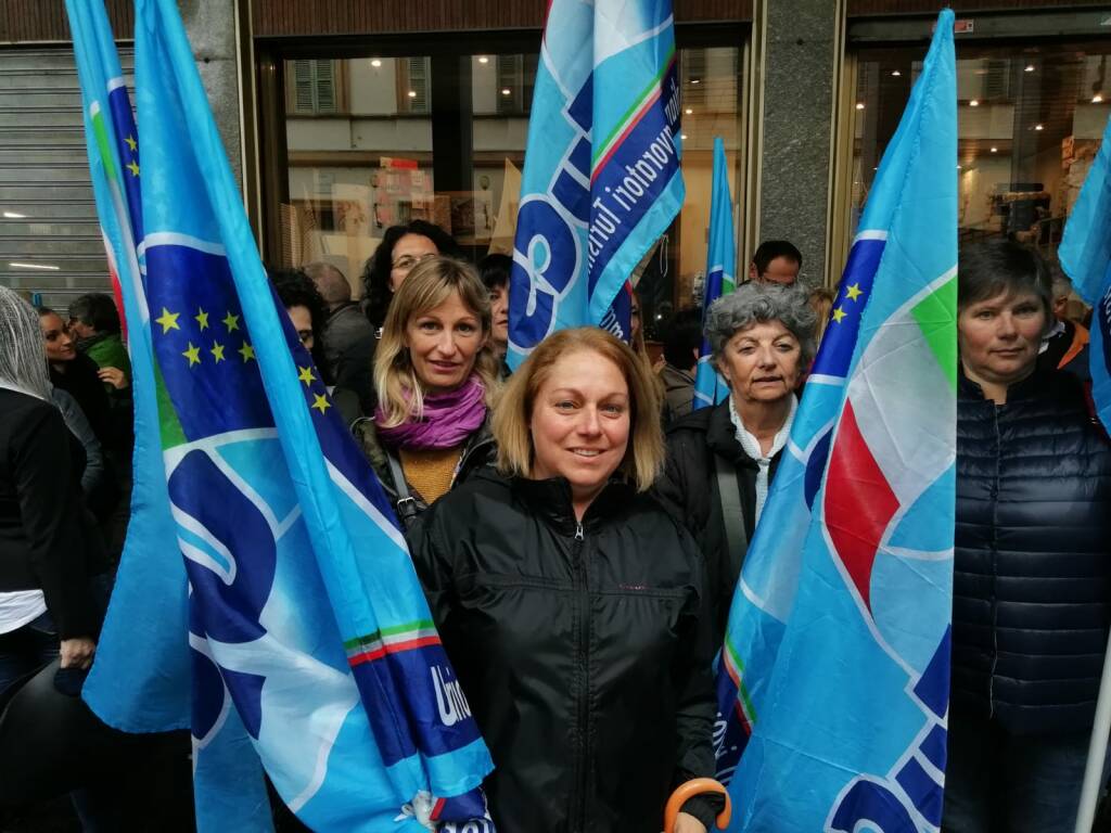 protesta dipendenti mercatone uno