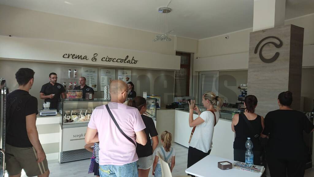 Inaugurazione Crema & Cioccolato corso Casale