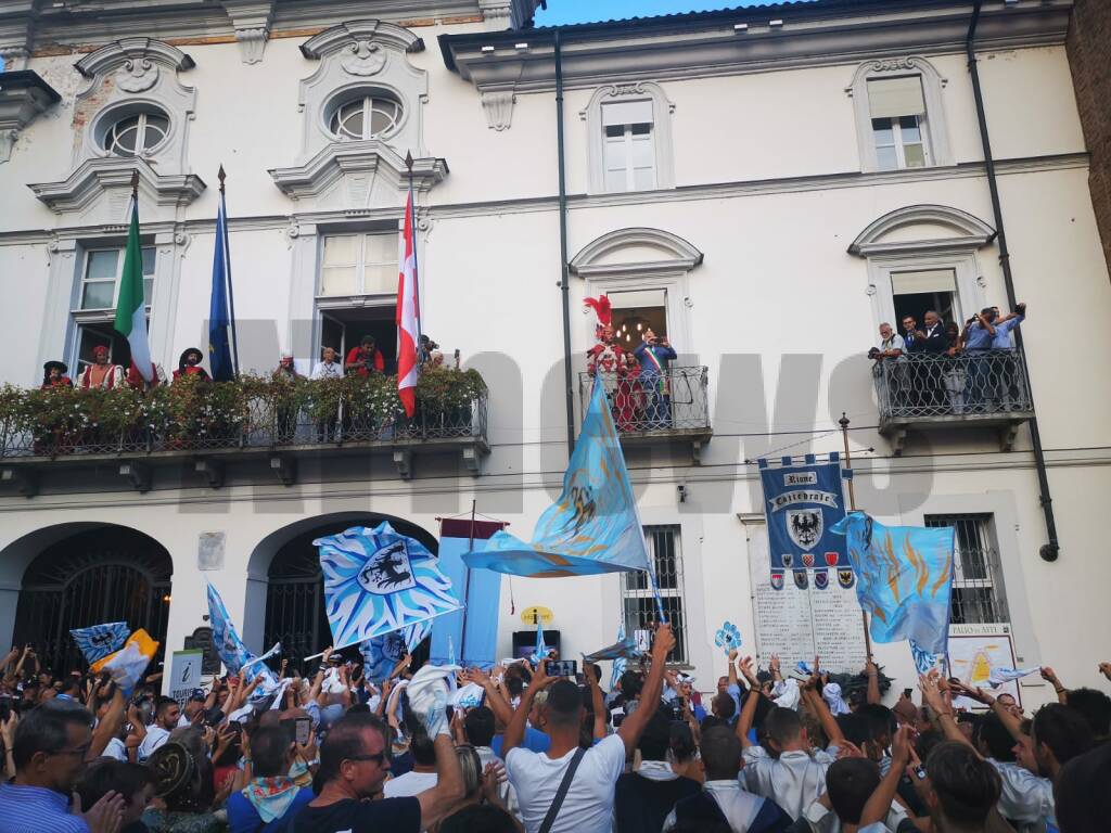 Consegna palio in comune 