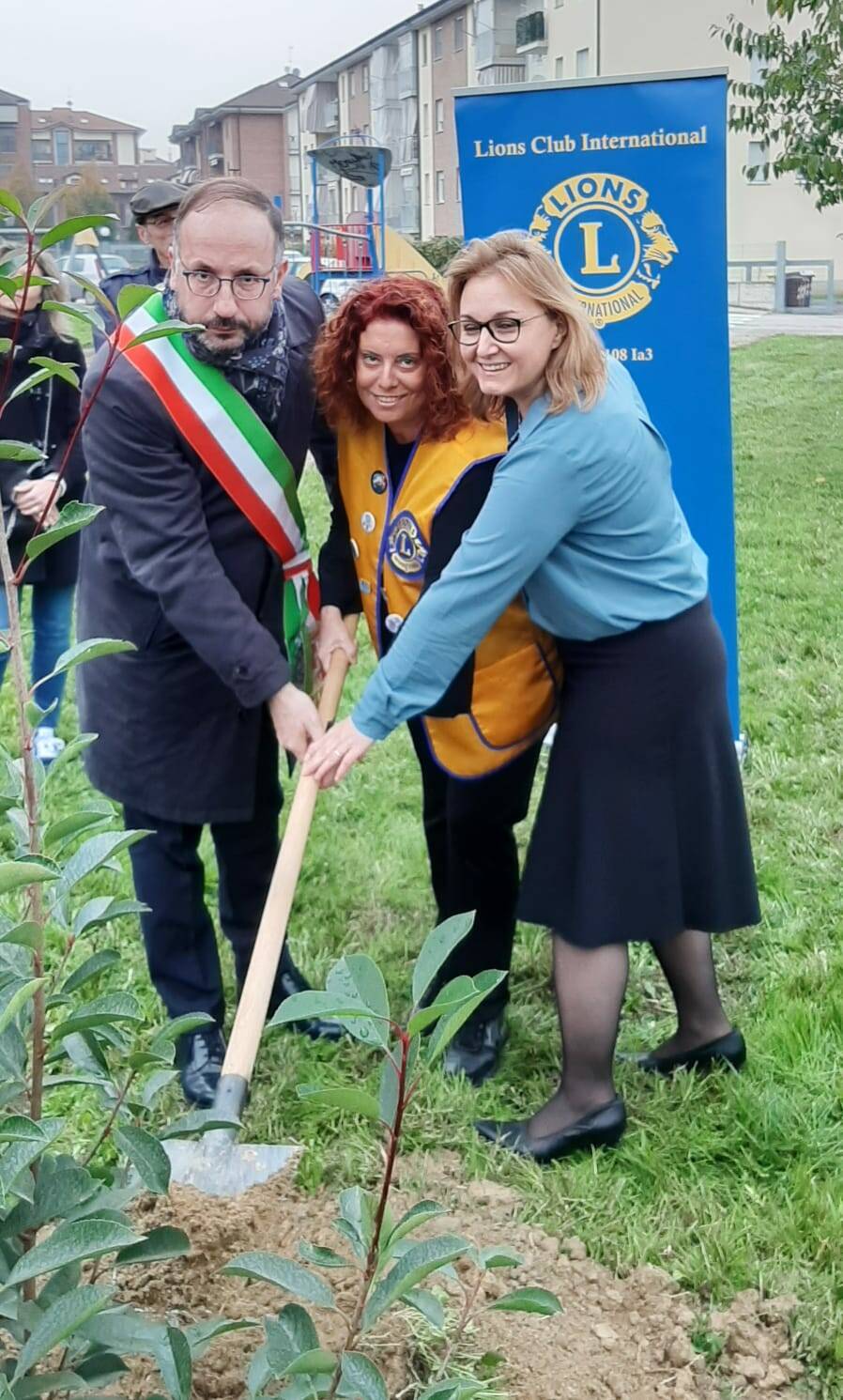 lions club asti alfieri pianta per marco massano