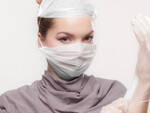 mascherine, guanti, medici foto by https://pixabay.com/