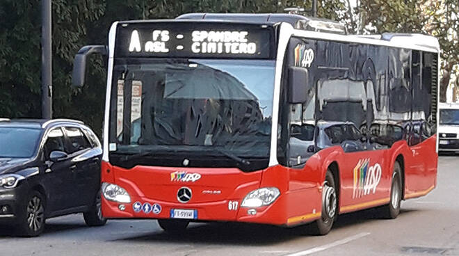 Gli autobus di Asp non circolano il 25 aprile e il 1° maggio