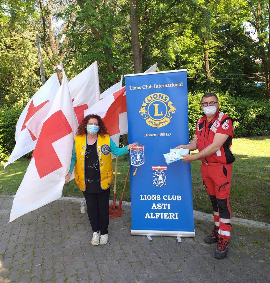 donazione mascherine a Croce Rossa da Lions Alfieri