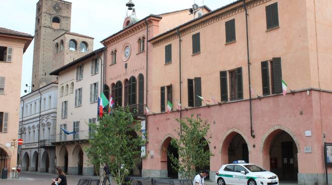 palazzo comunale alba