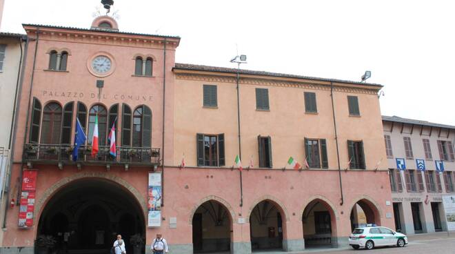 palazzo comunale alba