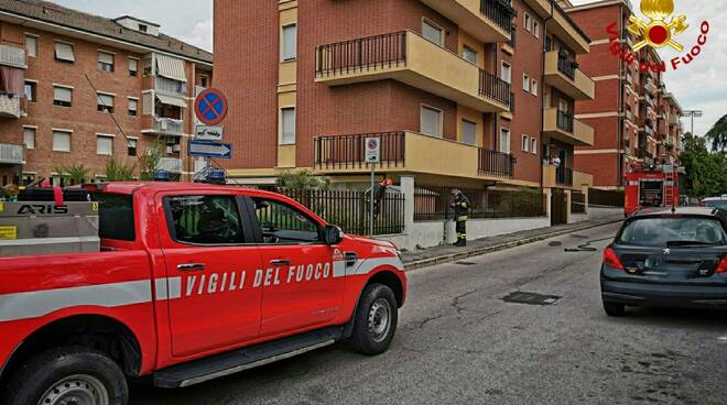 Fga di gas via Valence vigili del fuoco 