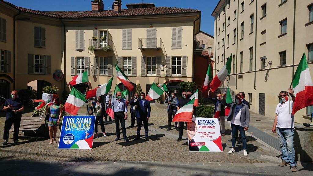 Manifestazione Fratelli d'Italia Asti 2 giugno 2020