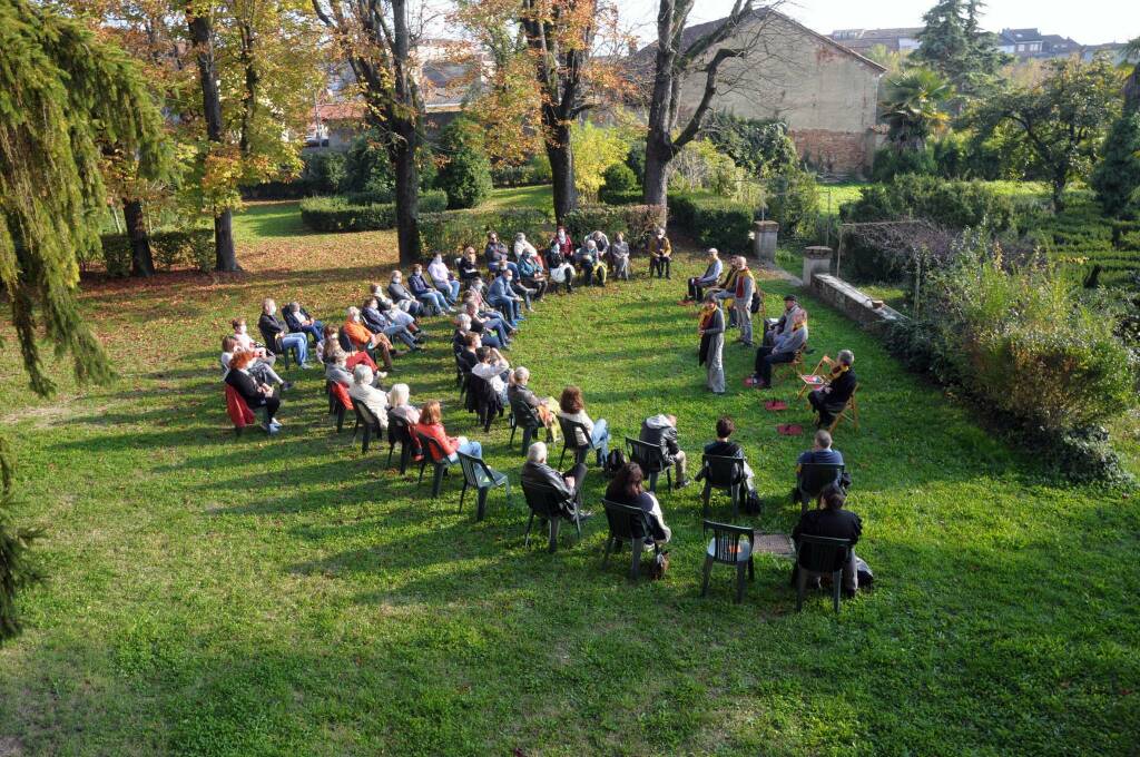 A Castagnole Monferrato successo per la camminata teatrale