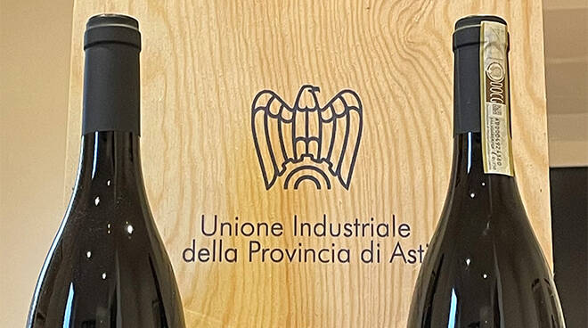 Una bottiglia di Barbera per celebrare gli 85 anni dell'Unione Industriale della Provincia di Asti
