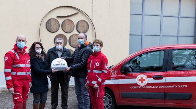 donazione defibrillatore croce rossa cocconato