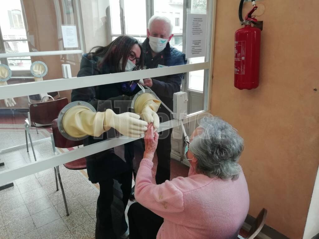 inaugurazione stanza degli abbracci casa di riposo città di asti