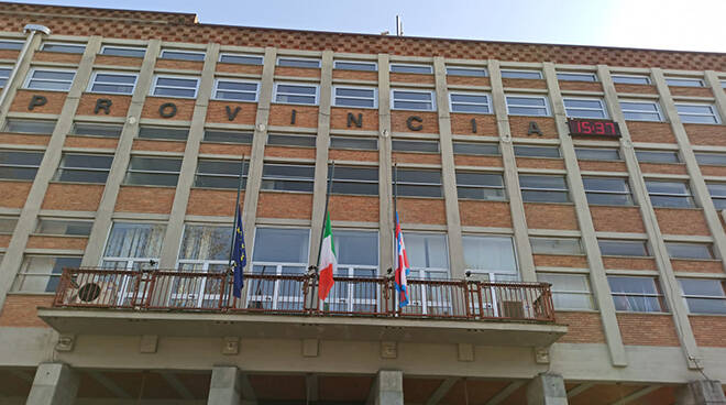 Provincia di Asti, bandiere a mezz’asta in segno di lutto per l’attentato in Congo