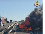 auto incendiata a21