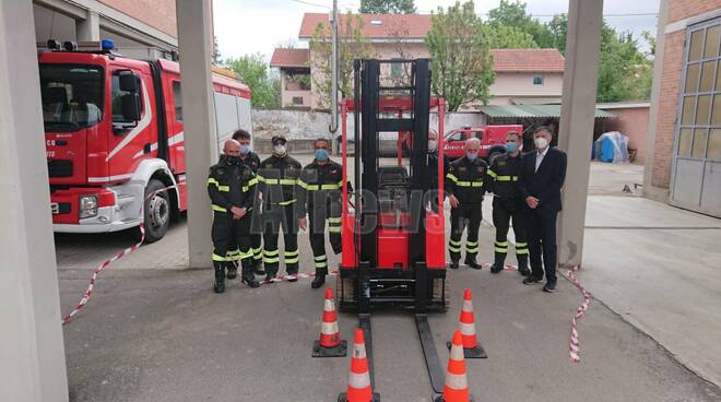 Inaugurazione carrello elevatore Vigili del fuoco donazione Fondazione Cr Asti