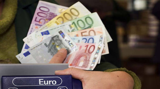 soldi, euro, bilancio,