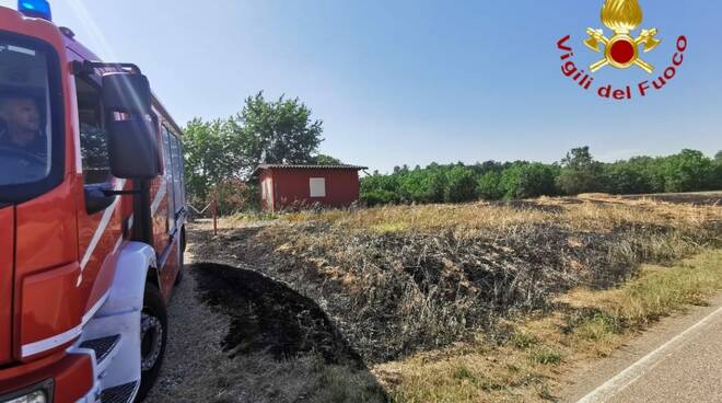 incendi sterpaglia corso alba e castello d'annone