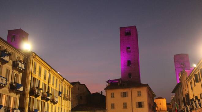 Alba: torri in rosa