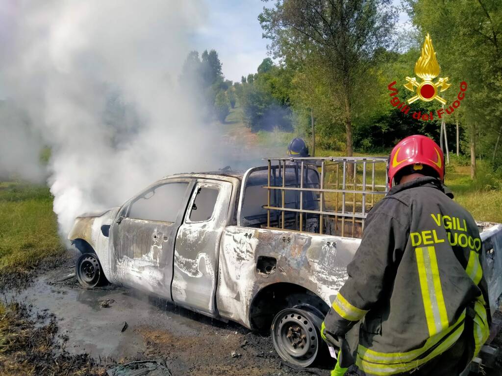 incendio portacomaro auto