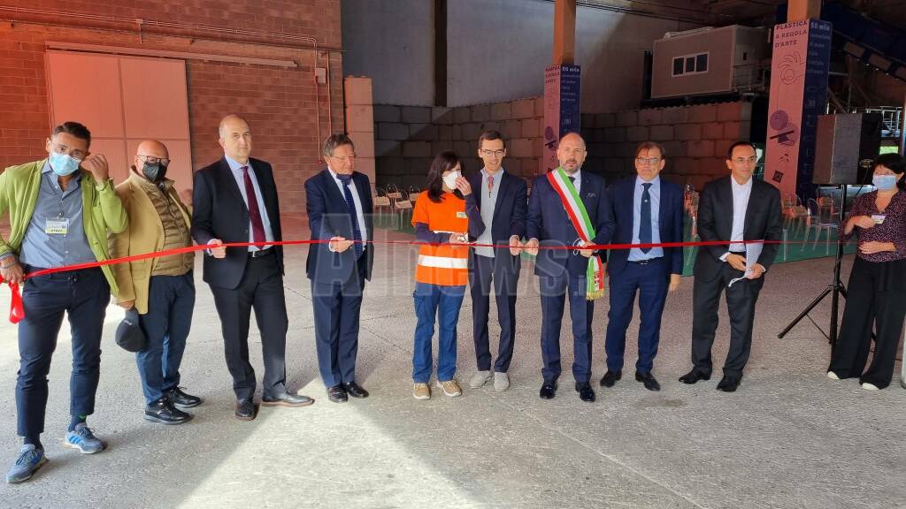 Inaugurazione nuovo impianto trattamento imballaggi in plastica di Gaia 