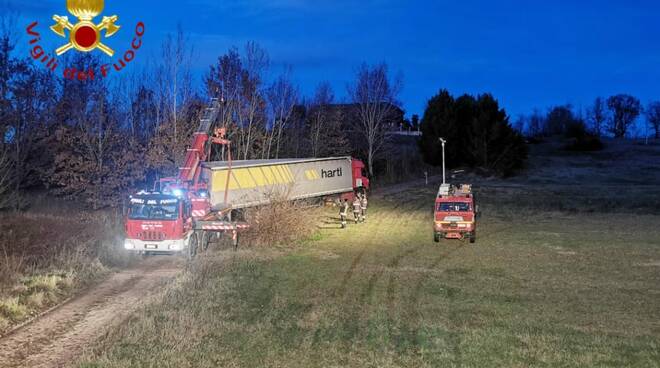 Tir bloccato Castello di Annone 