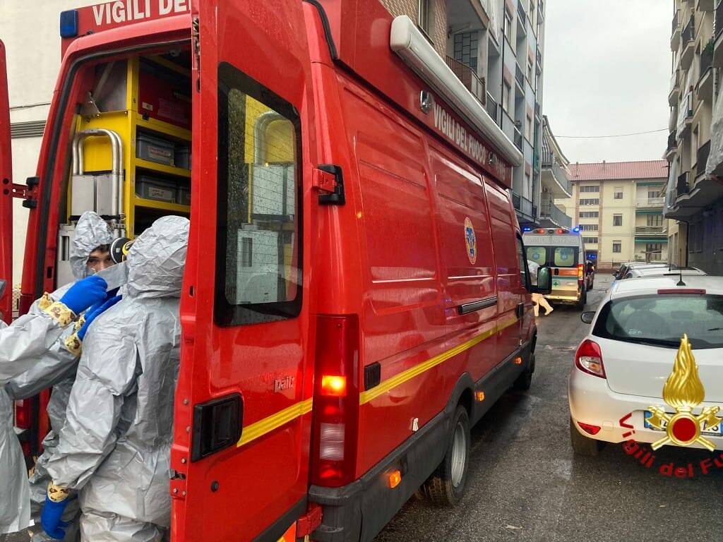 vigili del fuoco intervento per trasporto malato covid