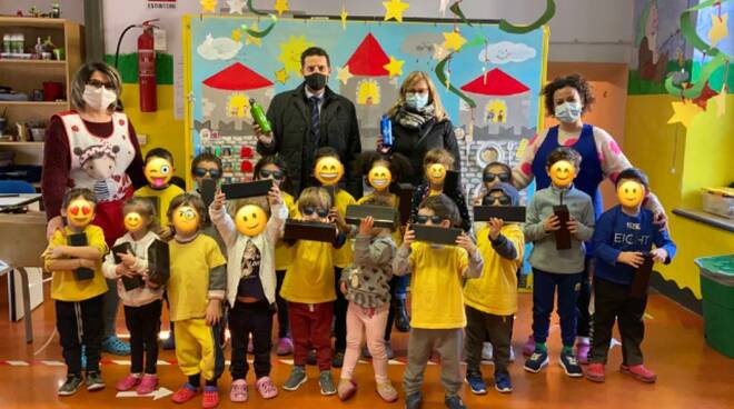 consegna borracce scuole castelnuovo belbo