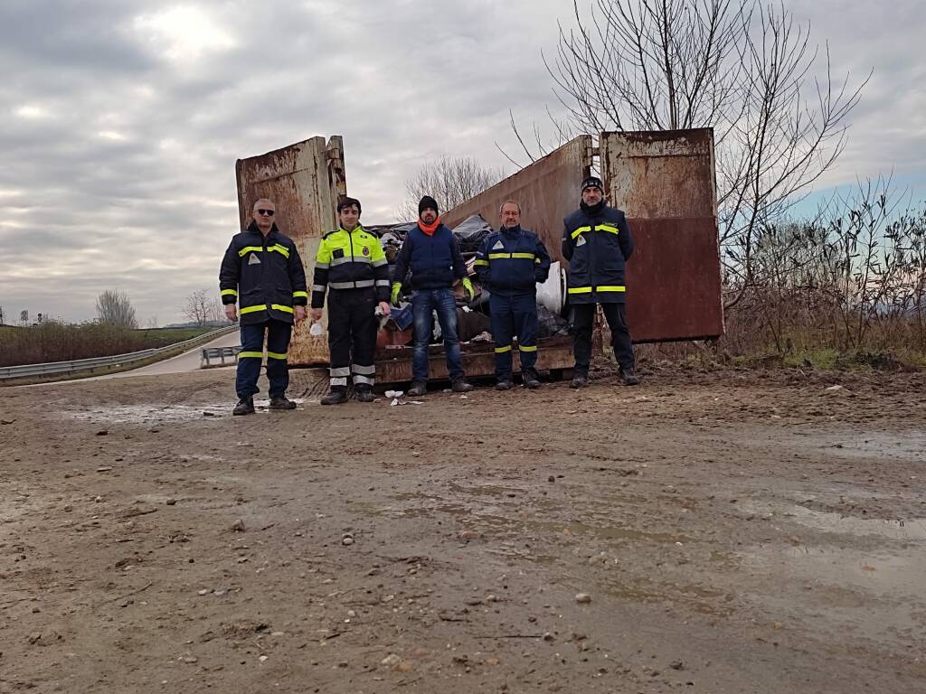 Interventi volontari protezione civile  04112011