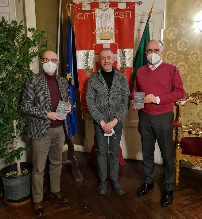 Asti, ricevuto in municipio l’autore Erwan Sini