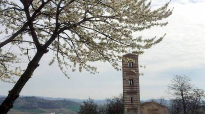 san nazario montechiaro romanico in collina