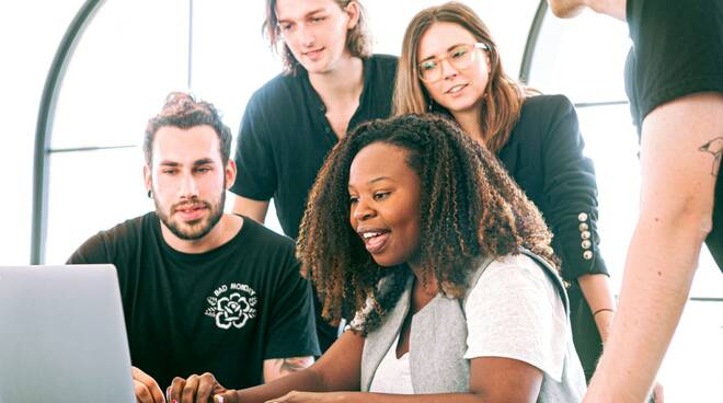 gruppo di lavoro, comunicazione Foto di Canva Studio da Pexels