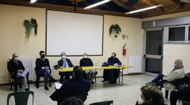 incontro polizia san fedele