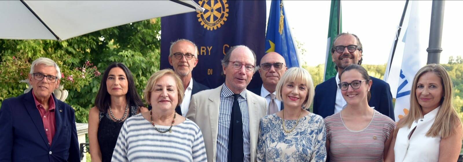 Luigi Florio con il Consiglio 2022-2023 del Rotary Club Asti