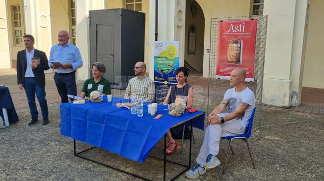 Presentazione guida gastronomica asti