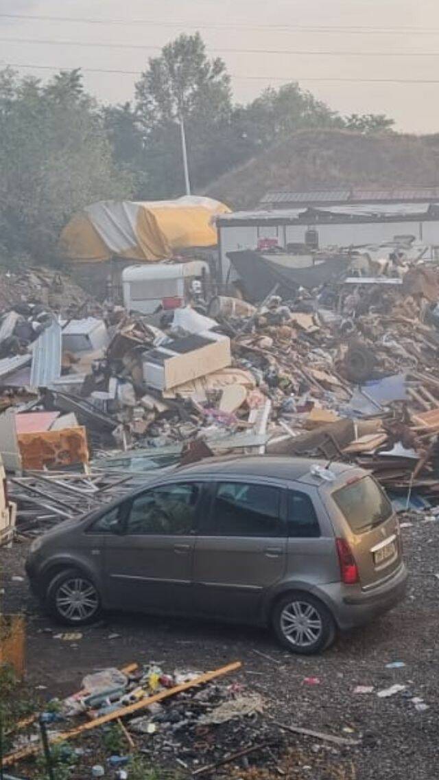 roghi via guerra foto vigili del fuoco