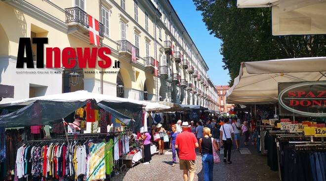 mercato ambulante piazza alfieri