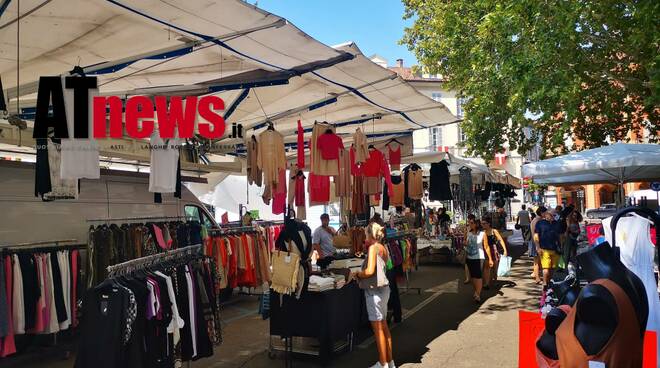 mercato ambulante piazza alfieri