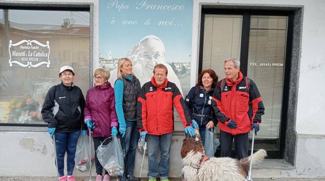 Camminata plogging sul "sentiero di Papa Francesco"